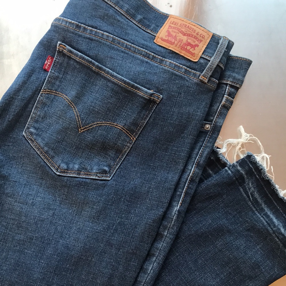 Levi’s 311 Shaping Skinny